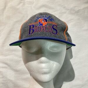 Vintage Denver Bronco’s SnapBack Hat, The Game Brand, very good condition!